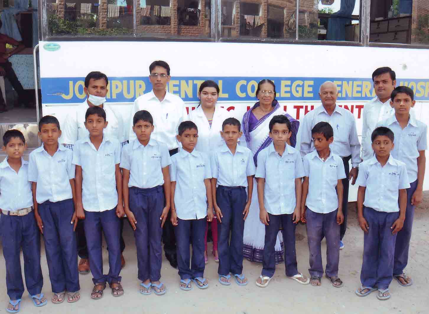  President  Smt. Sushila Bohra and school children with Jodhpur Dental Collage Staff.